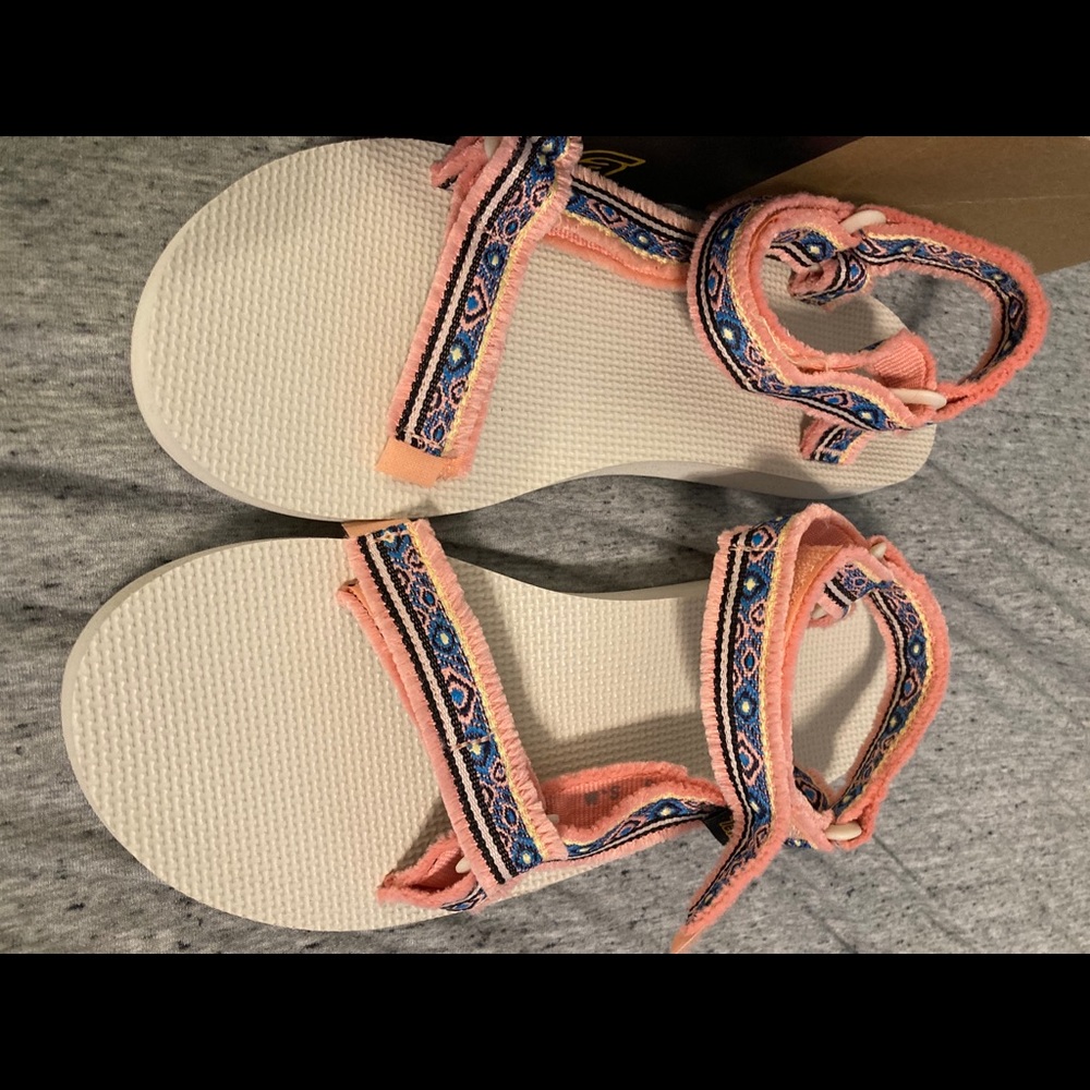 Teva Maressa Sandals Sz 9 NIB